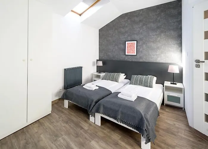 Modern In The Very Central Location 20